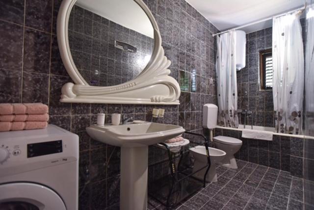 Petrovac Vila Apartments Lidija מראה חיצוני תמונה