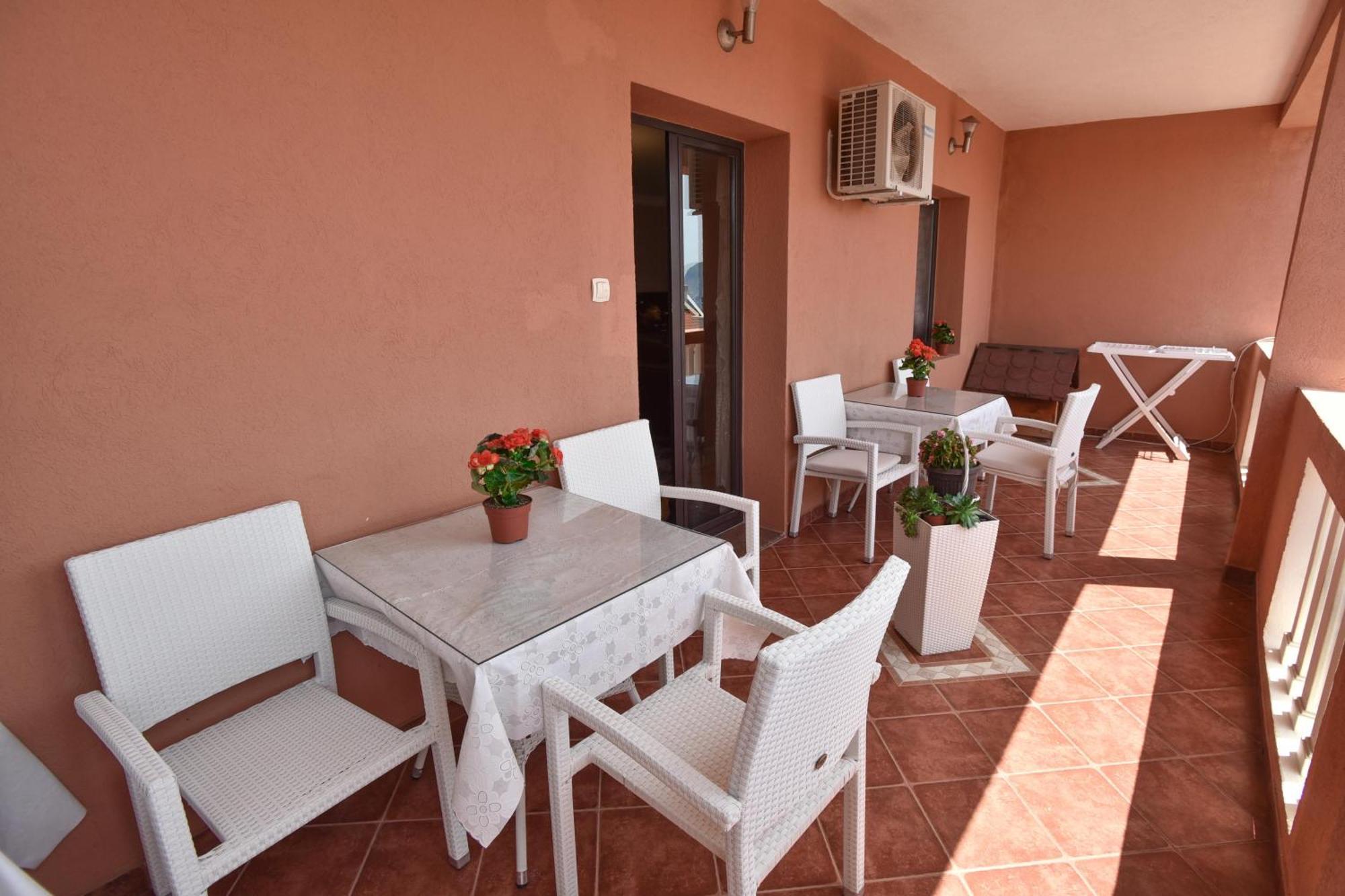 Petrovac Vila Apartments Lidija מראה חיצוני תמונה